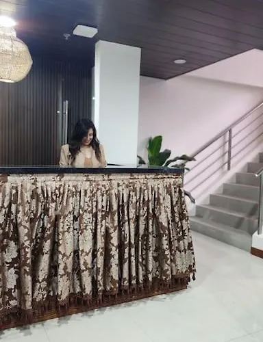 Sleep With Me Cozy Near Araneta Center Apartment