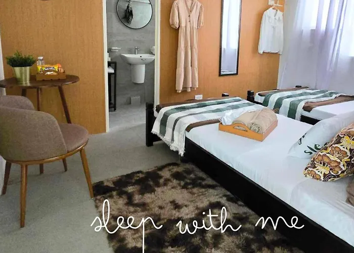 Sleep With Me Cozy Near Araneta Center * Manila
